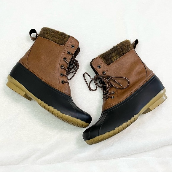 Magellan Outdoors Faux Fur Lace Up Duck Boots Women’s Size 8 - Picture 2 of 9